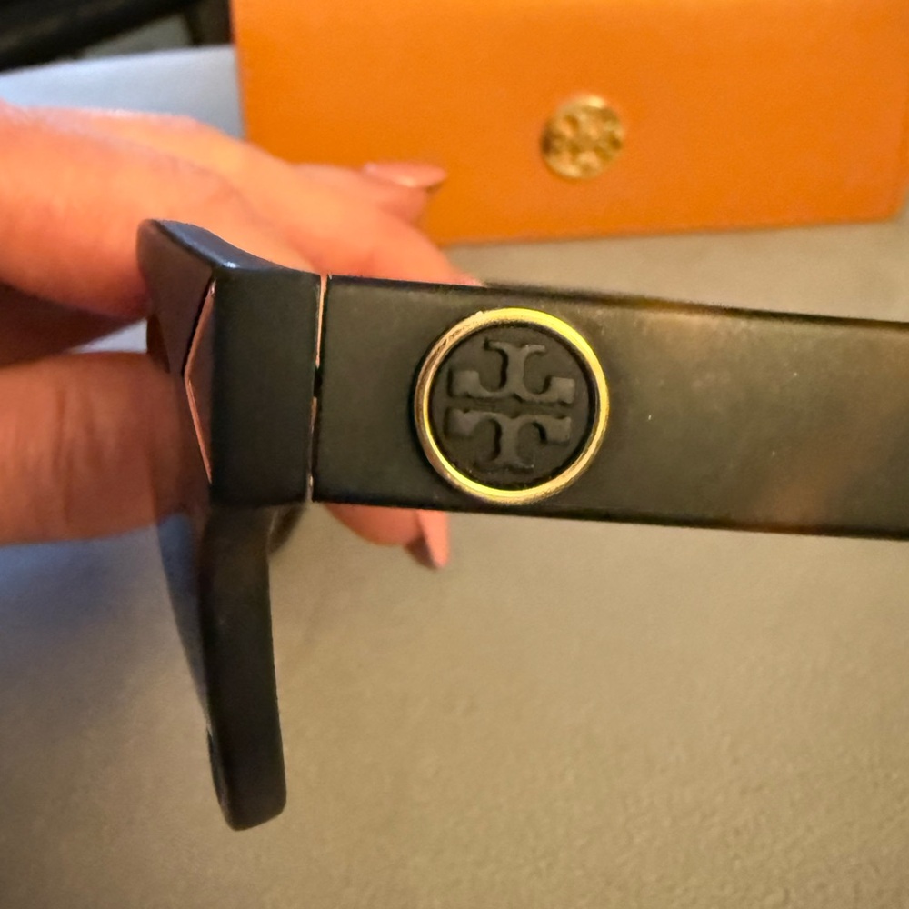 Tory Burch Tortoise Sunglasses with Bold Orange Case - Picture 4 of 14